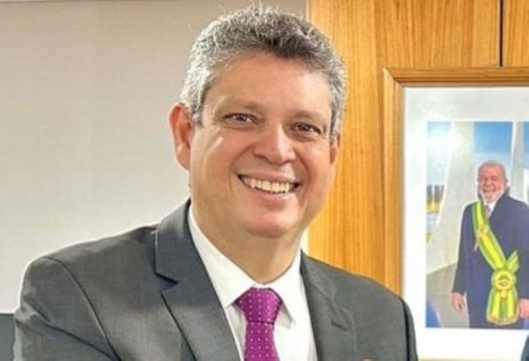 Ministro Márcio Macêdo discute avanços do governo Lula na área da deficiência; Viver Sem Limites 2 deve chegar a Sergipe